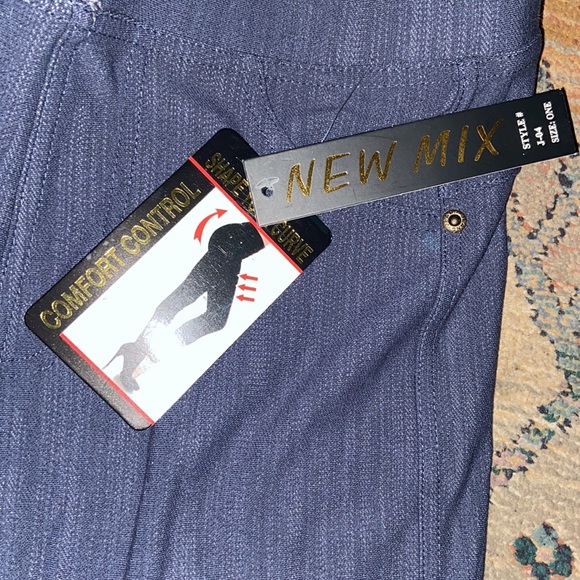 Blue jeggings one size but fits as a small - Picture 4 of 5